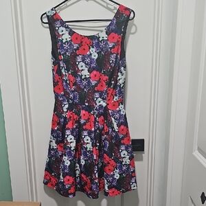 Forever 21 Floral Sleeveless Dress M